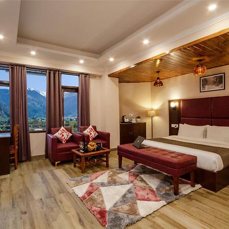 The Spruce Mansion Hotell Manāli Eksteriør bilde