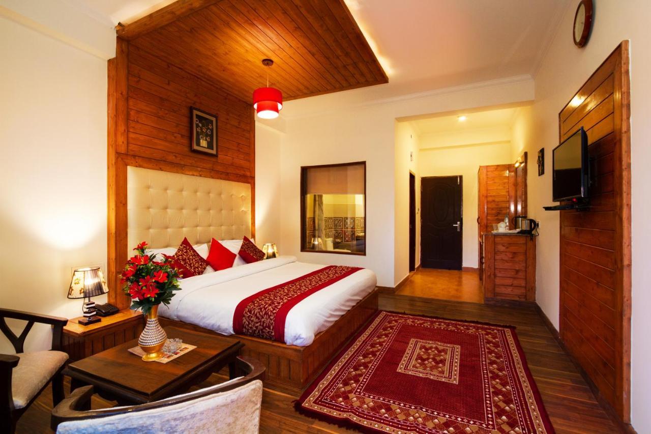 The Spruce Mansion Hotell Manāli Eksteriør bilde