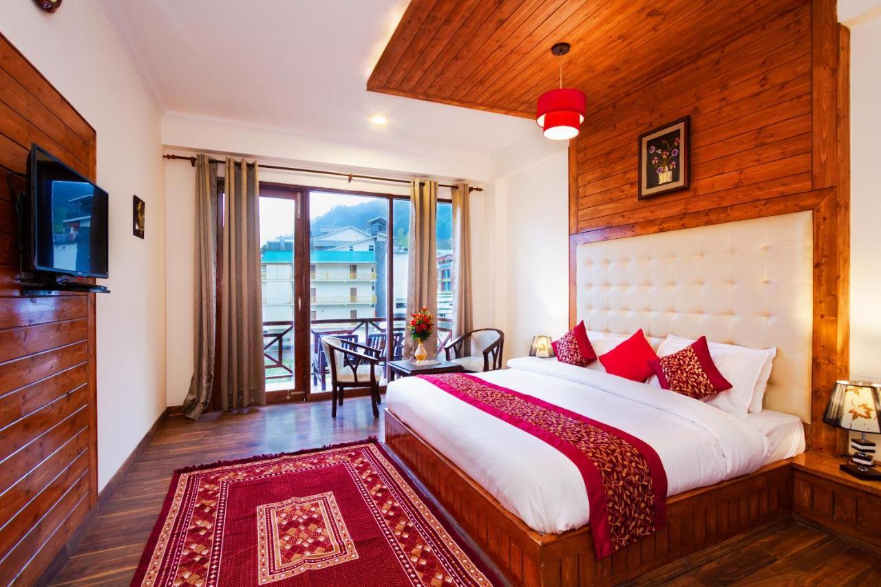 The Spruce Mansion Hotell Manāli Eksteriør bilde