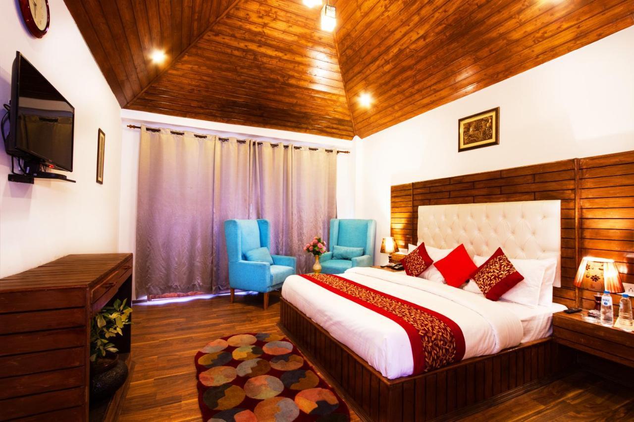 The Spruce Mansion Hotell Manāli Eksteriør bilde