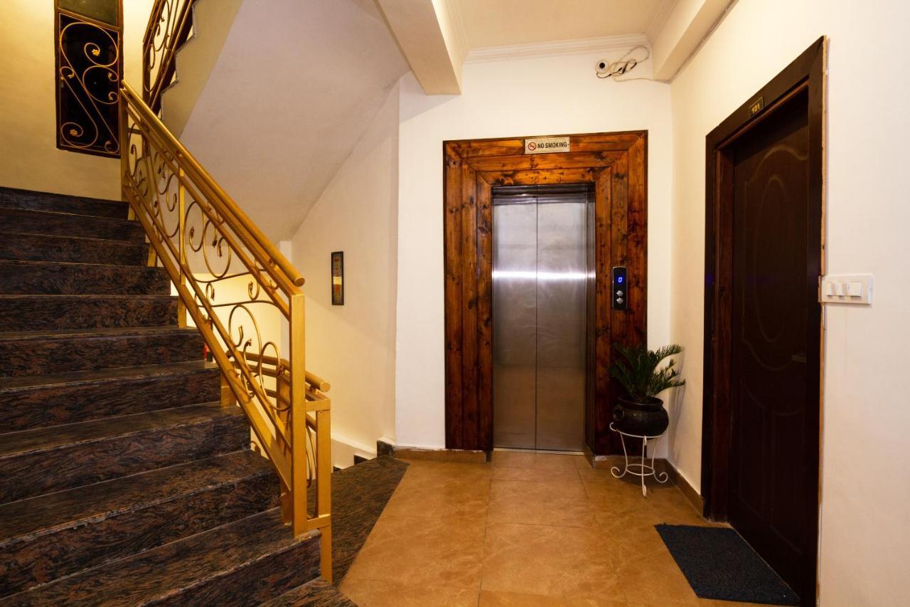 The Spruce Mansion Hotell Manāli Eksteriør bilde