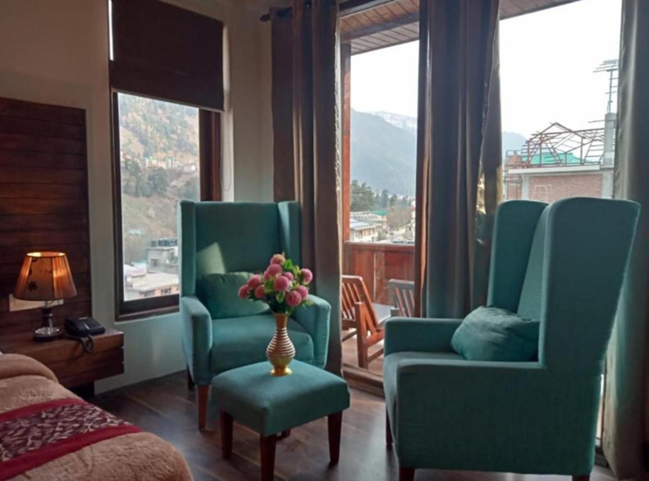 The Spruce Mansion Hotell Manāli Eksteriør bilde