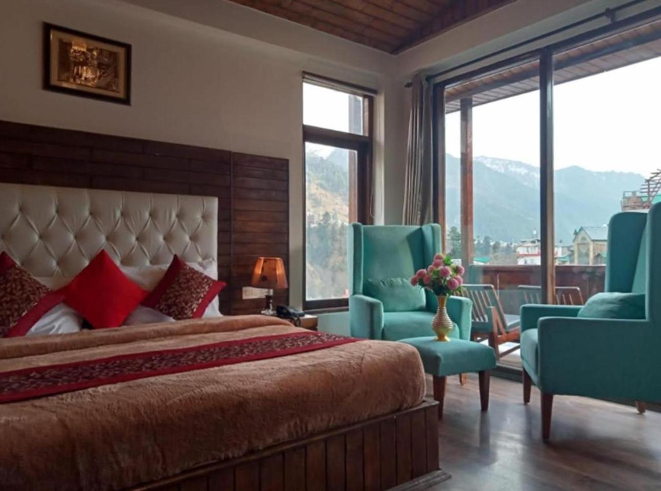 The Spruce Mansion Hotell Manāli Eksteriør bilde