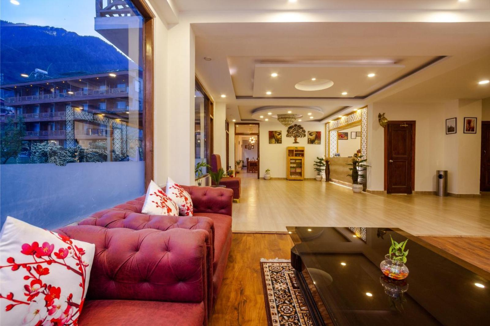 The Spruce Mansion Hotell Manāli Eksteriør bilde