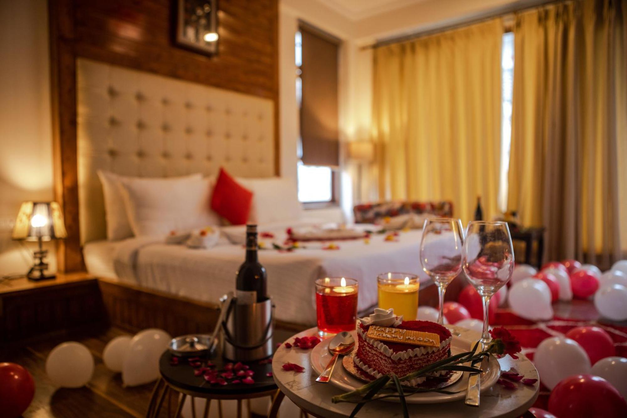The Spruce Mansion Hotell Manāli Eksteriør bilde