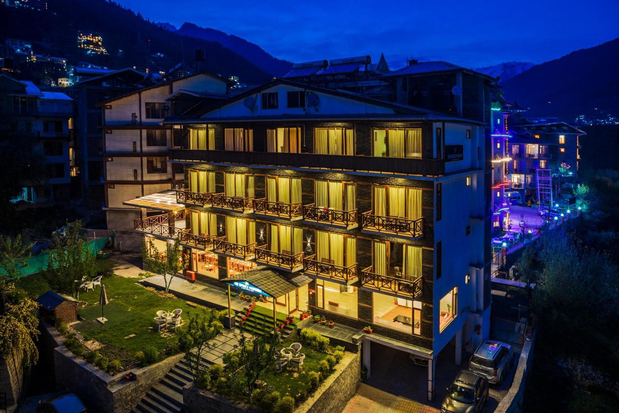 The Spruce Mansion Hotell Manāli Eksteriør bilde